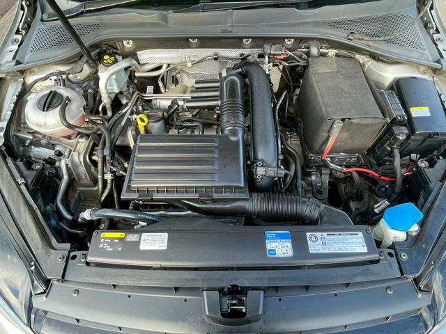 ゴルフヴァリアント ＴＳＩコンフォートラインブルーモーションテクノロジー　保証書／スタッドレス付属／純正ナビ／Ｂｌｕｅｔｏｏｔｈ接続／ＥＴＣ／ルーフレール／オートライト／アイドリングストップ／キーレスエントリー／純正アルミ（38枚目）