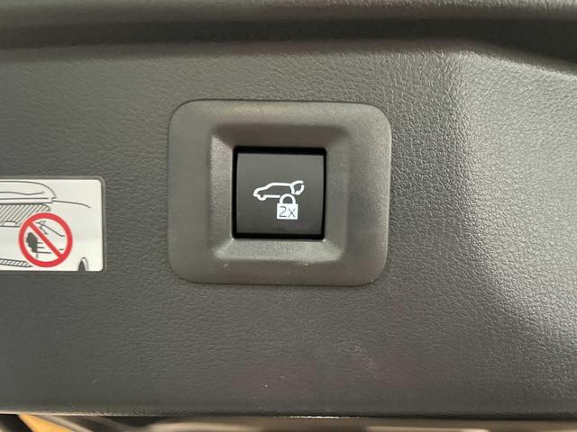 アルファード Ｚ　禁煙車／ユニバーサルステップ／１４型ディスプレイナビ／後席モニター／全周囲モニター／４ＷＤ／ＢＳＭ／ＥＴＣ２．０／電動リアゲート／ムーンルーフ／おくだけ充電／／ＵＳＢ　Ｔｙｐｅ－Ｃ／地デジ（19枚目）