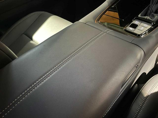 アルファード Ｚ　禁煙車／ユニバーサルステップ／１４型ディスプレイナビ／後席モニター／全周囲モニター／４ＷＤ／ＢＳＭ／ＥＴＣ２．０／電動リアゲート／ムーンルーフ／おくだけ充電／／ＵＳＢ　Ｔｙｐｅ－Ｃ／地デジ（44枚目）