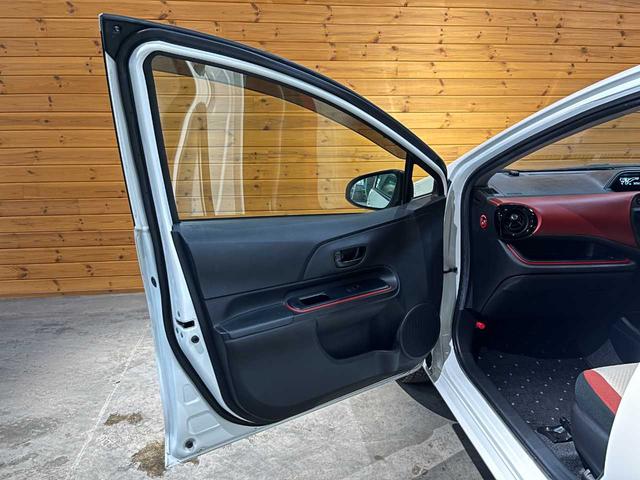 アクア Ｓ　禁煙車／中期モデル／カロッツェリアメモリーナビ／電動格納ミラー／車両接近通報装置／横滑り防止機能／オートライト／オートエアコン／社外アルミスタッドレス装着（29枚目）