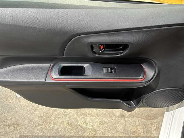 アクア Ｓ　禁煙車／中期モデル／カロッツェリアメモリーナビ／電動格納ミラー／車両接近通報装置／横滑り防止機能／オートライト／オートエアコン／社外アルミスタッドレス装着（30枚目）