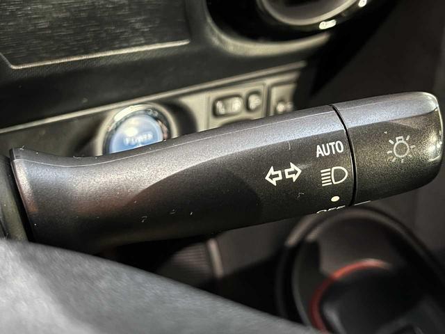 アクア Ｓ　禁煙車／中期モデル／カロッツェリアメモリーナビ／電動格納ミラー／車両接近通報装置／横滑り防止機能／オートライト／オートエアコン／社外アルミスタッドレス装着（37枚目）