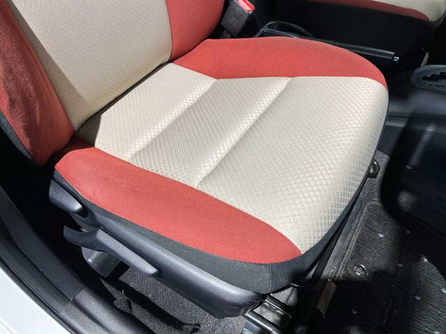 アクア Ｓ　禁煙車／中期モデル／カロッツェリアメモリーナビ／電動格納ミラー／車両接近通報装置／横滑り防止機能／オートライト／オートエアコン／社外アルミスタッドレス装着（39枚目）