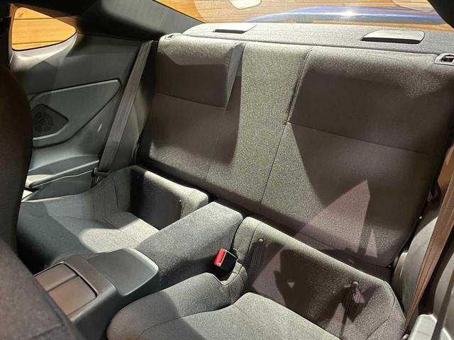 ＧＲ８６ ＳＺ　改良型／禁煙車／６速マニュアル／衝突軽減ブレーキ／フルセグメモリーナビ／Ｂｌｕｅｔｏｏｔｈ接続／横滑り防止機能／ドライブレコーダー装着／クルーズコントロール／ＬＥＤヘッドライト／新車保証書あり（22枚目）
