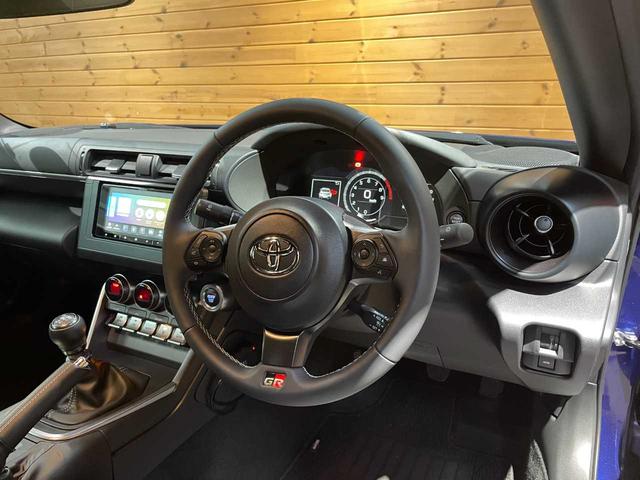 ＧＲ８６ ＳＺ　改良型／禁煙車／６速マニュアル／衝突軽減ブレーキ／フルセグメモリーナビ／Ｂｌｕｅｔｏｏｔｈ接続／横滑り防止機能／ドライブレコーダー装着／クルーズコントロール／ＬＥＤヘッドライト／新車保証書あり（32枚目）