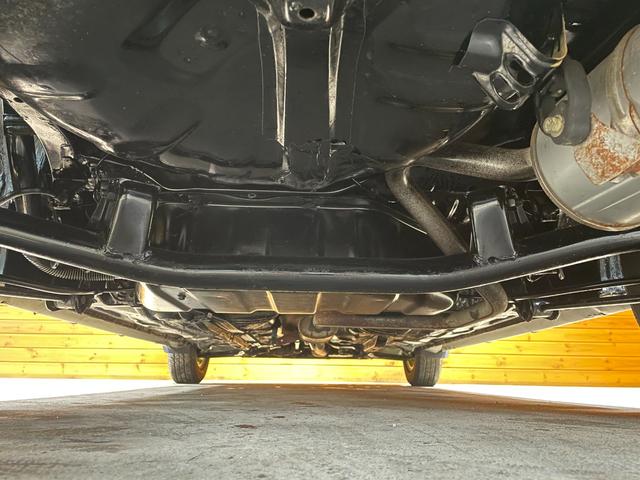 Ｂｅ－１ 　禁煙車／５速マニュアル／カラーパンプキンイエロー／アルミホイール／エアコン／スペアタイヤ付属（50枚目）