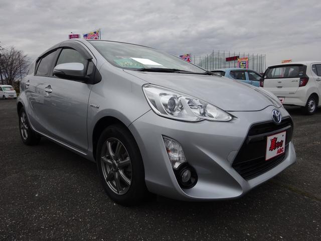 アクア S ナビTV バックカメラ Bluetooth 横滑り防止システム キーレスエントリー アルミホイール フォグランプ フロアオートマ(3枚目)