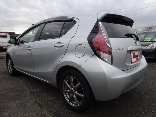 アクア S ナビTV バックカメラ Bluetooth 横滑り防止システム キーレスエントリー アルミホイール フォグランプ フロアオートマ(6枚目)