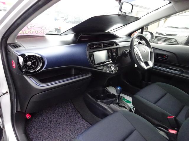 アクア S ナビTV バックカメラ Bluetooth 横滑り防止システム キーレスエントリー アルミホイール フォグランプ フロアオートマ(9枚目)