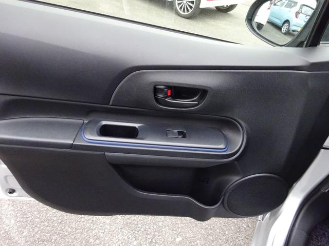 アクア S ナビTV バックカメラ Bluetooth 横滑り防止システム キーレスエントリー アルミホイール フォグランプ フロアオートマ(13枚目)