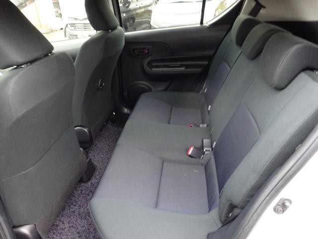 アクア S ナビTV バックカメラ Bluetooth 横滑り防止システム キーレスエントリー アルミホイール フォグランプ フロアオートマ(17枚目)