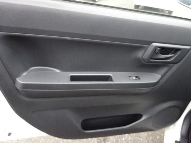 ミライース Ｌ　ＳＡＩＩＩ　４ＷＤ　衝突被害軽減ブレーキシステム　クリアランスソナー　横滑り防止システム　アイドリングストップ　ＣＤプレーヤー　キーレスエントリー　オートマ（11枚目）