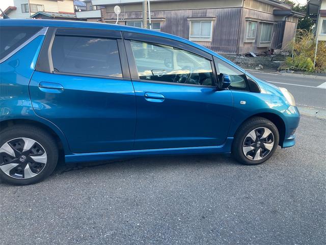 フィットシャトル 15X 4WD 5速AT バックカメラ ETC(4枚目)