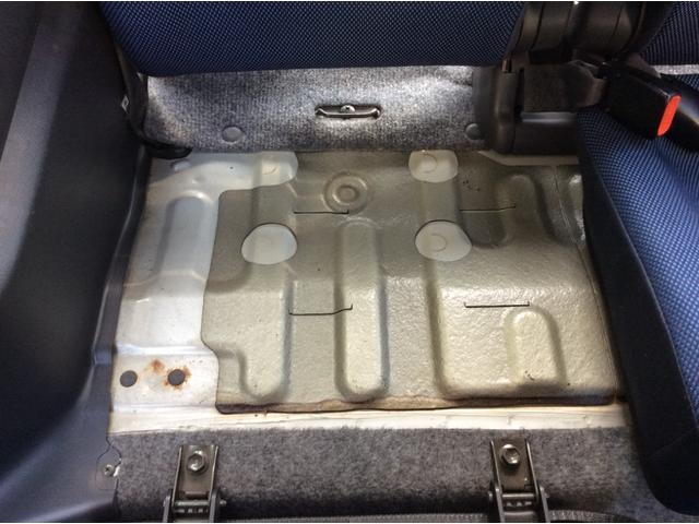 FISフリースタイルワールドカップリミテッド マニュアル切替4WD車検6年2月走行142500KMタイミングチェーン・AC・PS・PW・WEバック・Wエアバック・ABS・キーレス社外HDDナビ純正ドアバイザーフロアマット・シートヒーター・ETC(47枚目)