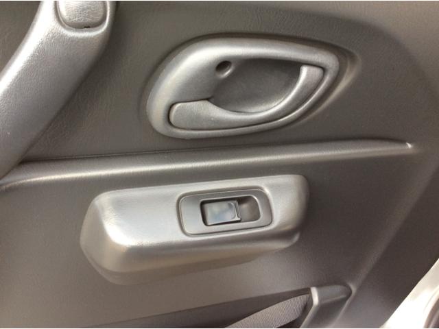 FISフリースタイルワールドカップリミテッド マニュアル切替4WD車検6年2月走行142500KMタイミングチェーン・AC・PS・PW・WEバック・Wエアバック・ABS・キーレス社外HDDナビ純正ドアバイザーフロアマット・シートヒーター・ETC(52枚目)