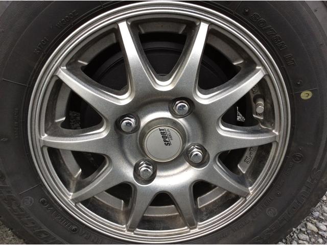 サンバーバン ディアス　オートマ４ＷＤ・走行８９３３７ｋｍ・ＡＣ・ＰＳ・ＰＷ・エアバック・リヤヒーター・電角ミラー・キーレス・ライトレベライザー・Ａ／Ｔパワー・純正ドアバイザー・フロアマット・社外１２インチアルミ冬タイヤ装着（52枚目）