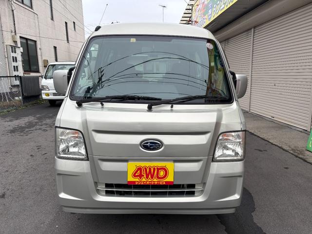サンバーバン ディアス　マニュアル・切り替え４ＷＤ・走行７６０００ｋｍ・エアコン・パワステ・パワーウィンド・エアＢ・ＡＢＳ・リヤヒーター・純正ドアバイザー・フロアーマット・オーディオ・純正１２インチホイル新品冬タイヤ履き替え（5枚目）