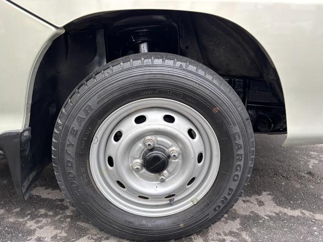 サンバーバン ディアス　マニュアル・切り替え４ＷＤ・走行７６０００ｋｍ・エアコン・パワステ・パワーウィンド・エアＢ・ＡＢＳ・リヤヒーター・純正ドアバイザー・フロアーマット・オーディオ・純正１２インチホイル新品冬タイヤ履き替え（12枚目）