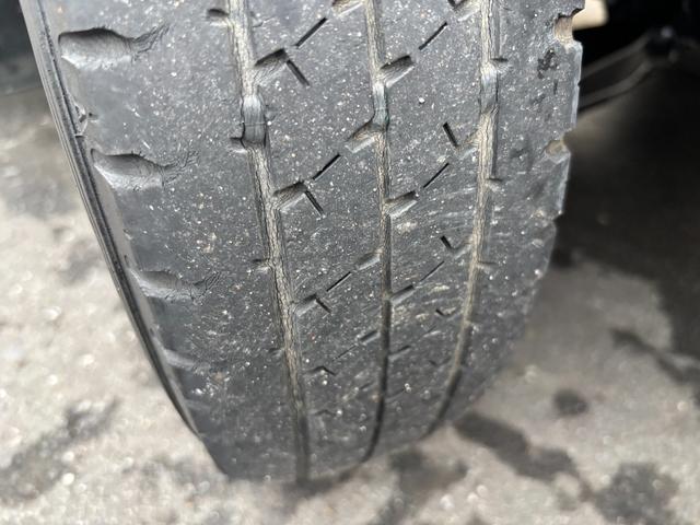 サンバーバン ディアス　マニュアル・切り替え４ＷＤ・走行７６０００ｋｍ・エアコン・パワステ・パワーウィンド・エアＢ・ＡＢＳ・リヤヒーター・純正ドアバイザー・フロアーマット・オーディオ・純正１２インチホイル新品冬タイヤ履き替え（17枚目）