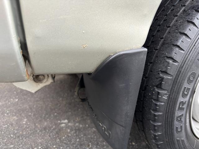 サンバーバン ディアス　マニュアル・切り替え４ＷＤ・走行７６０００ｋｍ・エアコン・パワステ・パワーウィンド・エアＢ・ＡＢＳ・リヤヒーター・純正ドアバイザー・フロアーマット・オーディオ・純正１２インチホイル新品冬タイヤ履き替え（22枚目）