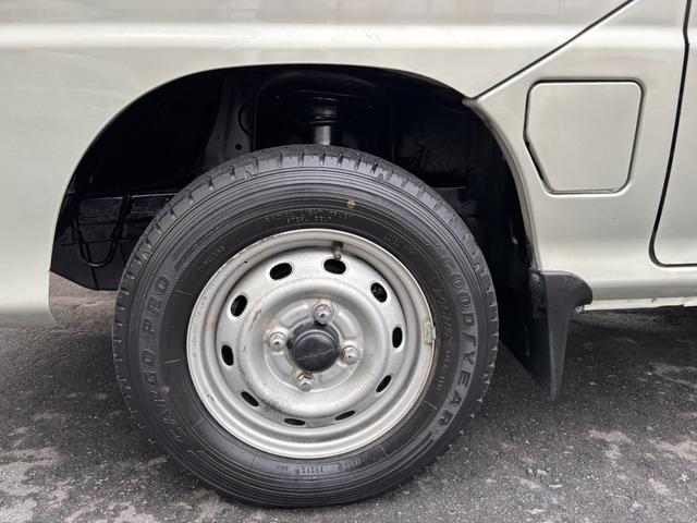 サンバーバン ディアス　マニュアル・切り替え４ＷＤ・走行７６０００ｋｍ・エアコン・パワステ・パワーウィンド・エアＢ・ＡＢＳ・リヤヒーター・純正ドアバイザー・フロアーマット・オーディオ・純正１２インチホイル新品冬タイヤ履き替え（31枚目）