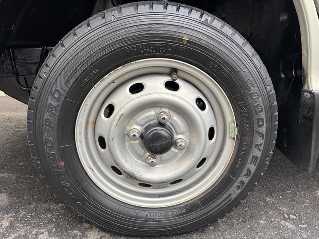 サンバーバン ディアス　マニュアル・切り替え４ＷＤ・走行７６０００ｋｍ・エアコン・パワステ・パワーウィンド・エアＢ・ＡＢＳ・リヤヒーター・純正ドアバイザー・フロアーマット・オーディオ・純正１２インチホイル新品冬タイヤ履き替え（33枚目）