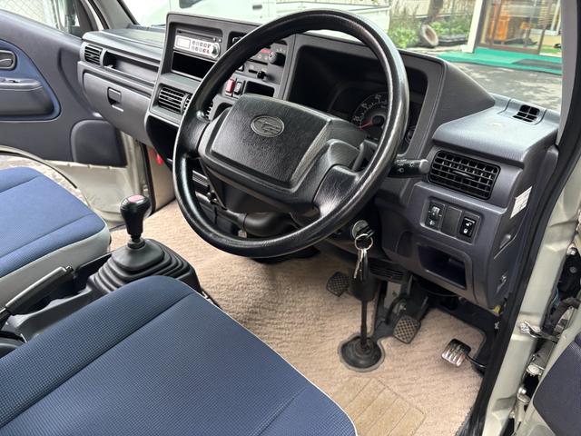 サンバーバン ディアス　マニュアル・切り替え４ＷＤ・走行７６０００ｋｍ・エアコン・パワステ・パワーウィンド・エアＢ・ＡＢＳ・リヤヒーター・純正ドアバイザー・フロアーマット・オーディオ・純正１２インチホイル新品冬タイヤ履き替え（56枚目）