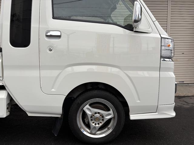 ハイゼットトラック ジャンボ　オートマ４ＷＤ・走行３３３００ｋｍ・エアコン・ＰＳ・ＰＷ・ＡＢＳ・ＷエアＢ・キーレス・ＣＤデッキ・作業灯・ゲートプロテクター・ゲートチェーン・社外マットガード・社外１４インチアルミホイール冬タイヤ装着（17枚目）