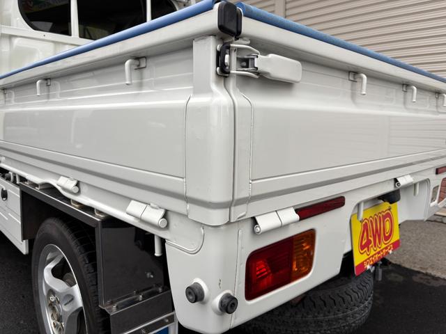 ハイゼットトラック ジャンボ　オートマ４ＷＤ・走行３３３００ｋｍ・エアコン・ＰＳ・ＰＷ・ＡＢＳ・ＷエアＢ・キーレス・ＣＤデッキ・作業灯・ゲートプロテクター・ゲートチェーン・社外マットガード・社外１４インチアルミホイール冬タイヤ装着（48枚目）