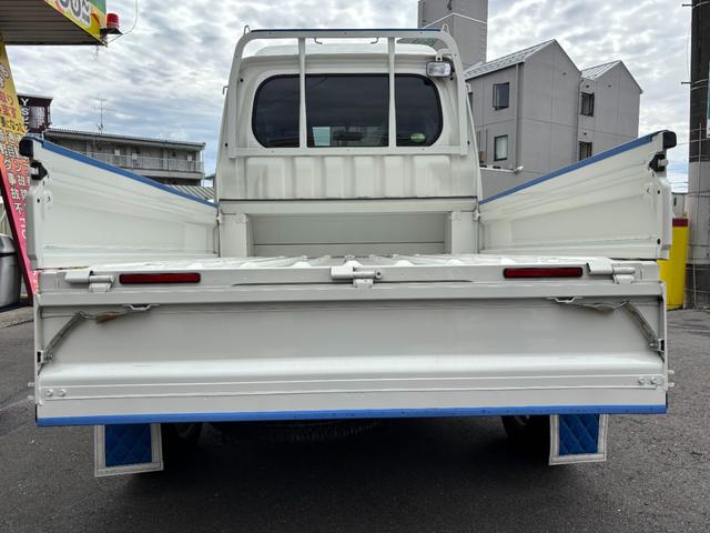 ハイゼットトラック ジャンボ　オートマ４ＷＤ・走行３３３００ｋｍ・エアコン・ＰＳ・ＰＷ・ＡＢＳ・ＷエアＢ・キーレス・ＣＤデッキ・作業灯・ゲートプロテクター・ゲートチェーン・社外マットガード・社外１４インチアルミホイール冬タイヤ装着（52枚目）