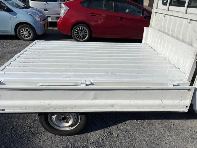 キャリイトラック キンタロウダンプ マニュアル切換4WD走行82200km車検9年9月エアコンパワステエアバック純正フロアーマットドアバイザーオーディオ12インチホイル夏タイヤ装着(29枚目)