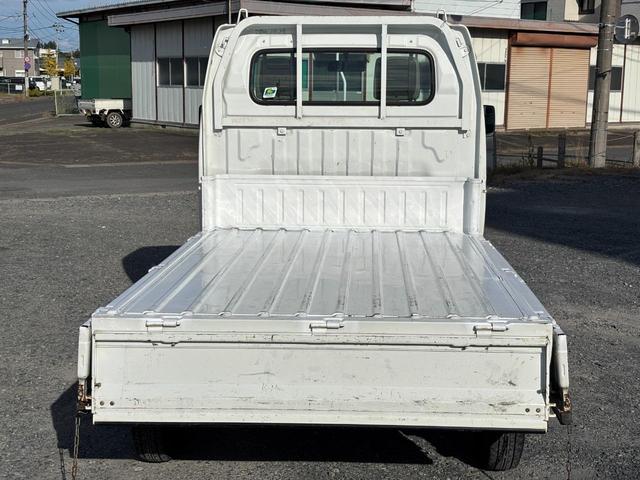 キャリイトラック キンタロウダンプ マニュアル切換4WD走行82200km車検9年9月エアコンパワステエアバック純正フロアーマットドアバイザーオーディオ12インチホイル夏タイヤ装着(30枚目)