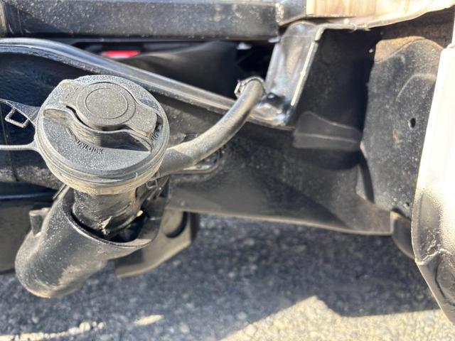 キャリイトラック キンタロウダンプ マニュアル切換4WD走行82200km車検9年9月エアコンパワステエアバック純正フロアーマットドアバイザーオーディオ12インチホイル夏タイヤ装着(35枚目)