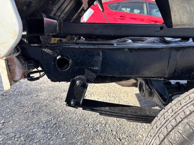 キャリイトラック キンタロウダンプ マニュアル切換4WD走行82200km車検9年9月エアコンパワステエアバック純正フロアーマットドアバイザーオーディオ12インチホイル夏タイヤ装着(36枚目)