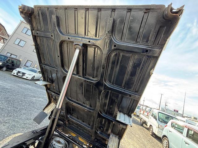 キャリイトラック キンタロウダンプ マニュアル切換4WD走行82200km車検9年9月エアコンパワステエアバック純正フロアーマットドアバイザーオーディオ12インチホイル夏タイヤ装着(42枚目)