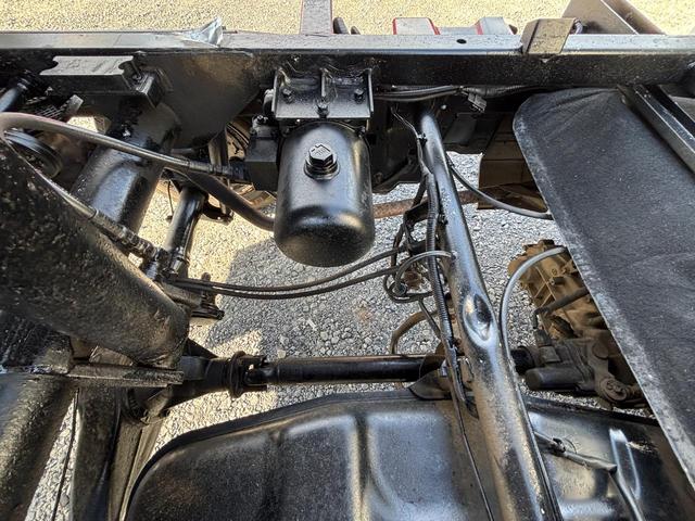 キャリイトラック キンタロウダンプ マニュアル切換4WD走行82200km車検9年9月エアコンパワステエアバック純正フロアーマットドアバイザーオーディオ12インチホイル夏タイヤ装着(54枚目)