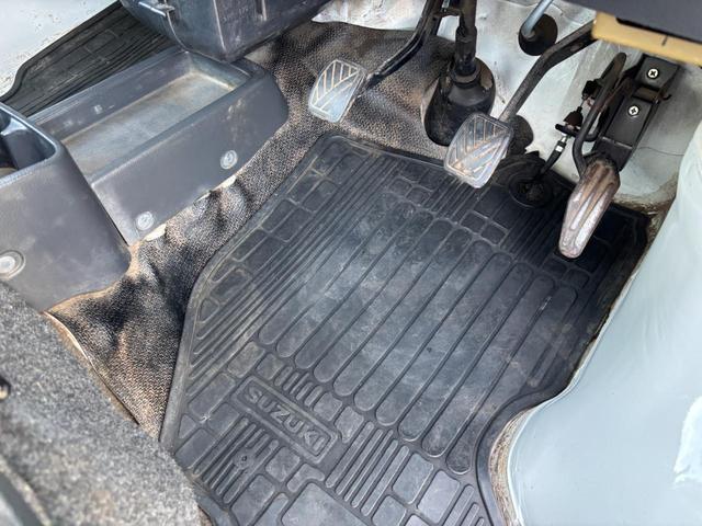 キャリイトラック キンタロウダンプ マニュアル切換4WD走行82200km車検9年9月エアコンパワステエアバック純正フロアーマットドアバイザーオーディオ12インチホイル夏タイヤ装着(60枚目)