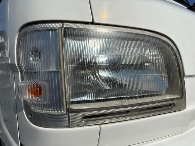 ハイゼットトラック スペシャル マニュアル切り替え4WD・走行33400km・車検8年12月・エアコン無・パワステ無・純正フロアマット・純正オーディオ・荷台ゴムマット・純正12インチホイル・冬タイヤ装着(16枚目)