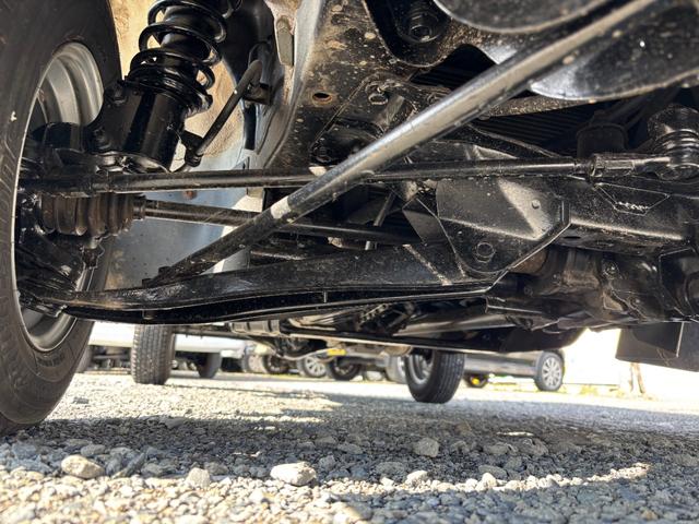 ハイゼットトラック スペシャル マニュアル切り替え4WD・走行33400km・車検8年12月・エアコン無・パワステ無・純正フロアマット・純正オーディオ・荷台ゴムマット・純正12インチホイル・冬タイヤ装着(22枚目)