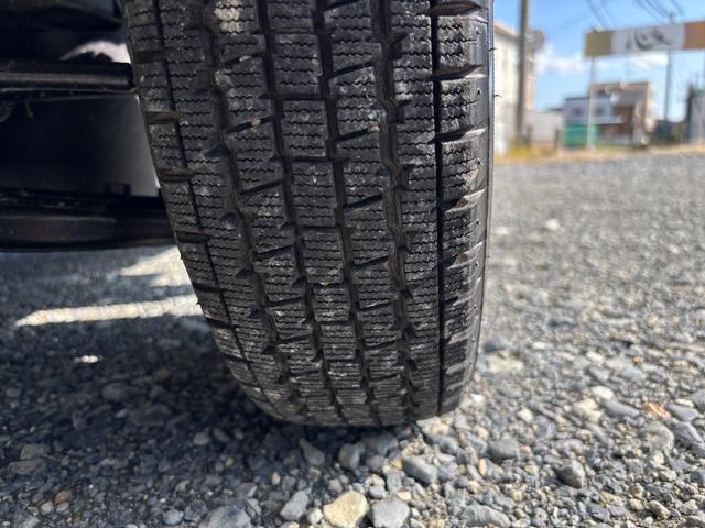 ハイゼットトラック スペシャル マニュアル切り替え4WD・走行33400km・車検8年12月・エアコン無・パワステ無・純正フロアマット・純正オーディオ・荷台ゴムマット・純正12インチホイル・冬タイヤ装着(38枚目)