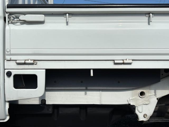 ハイゼットトラック スペシャル マニュアル切り替え4WD・走行33400km・車検8年12月・エアコン無・パワステ無・純正フロアマット・純正オーディオ・荷台ゴムマット・純正12インチホイル・冬タイヤ装着(40枚目)