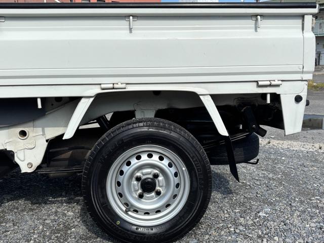 ハイゼットトラック スペシャル マニュアル切り替え4WD・走行33400km・車検8年12月・エアコン無・パワステ無・純正フロアマット・純正オーディオ・荷台ゴムマット・純正12インチホイル・冬タイヤ装着(43枚目)