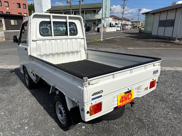 ハイゼットトラック スペシャル マニュアル切り替え4WD・走行33400km・車検8年12月・エアコン無・パワステ無・純正フロアマット・純正オーディオ・荷台ゴムマット・純正12インチホイル・冬タイヤ装着(52枚目)