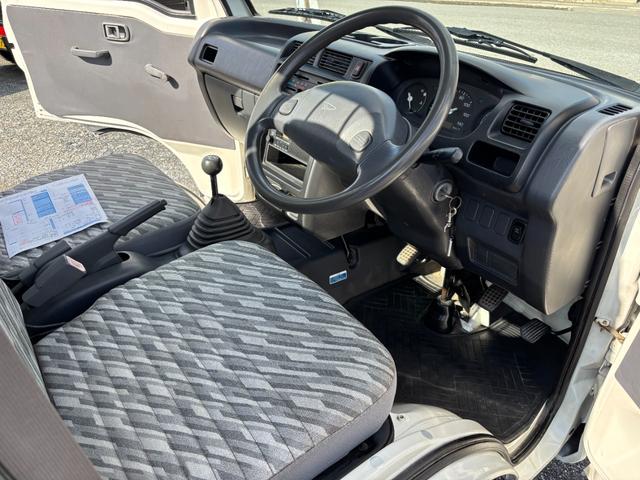 ハイゼットトラック スペシャル マニュアル切り替え4WD・走行33400km・車検8年12月・エアコン無・パワステ無・純正フロアマット・純正オーディオ・荷台ゴムマット・純正12インチホイル・冬タイヤ装着(59枚目)