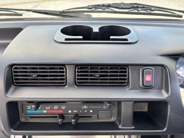 ハイゼットトラック スペシャル マニュアル切り替え4WD・走行33400km・車検8年12月・エアコン無・パワステ無・純正フロアマット・純正オーディオ・荷台ゴムマット・純正12インチホイル・冬タイヤ装着(78枚目)