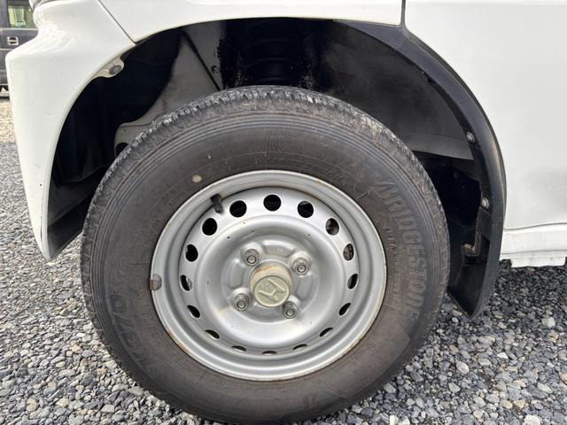 アクティトラック ＳＤＸ　マニュアル４ＷＤ・走行４１０００ｋｍ・車検８年４月・パワステ・エアＢ・ライトレベライザー・純正フロアーマット・純正ゲートプロテクター・アオリチェーン・作業灯・純正１２インチスチールホイル・夏タイヤ装着（39枚目）