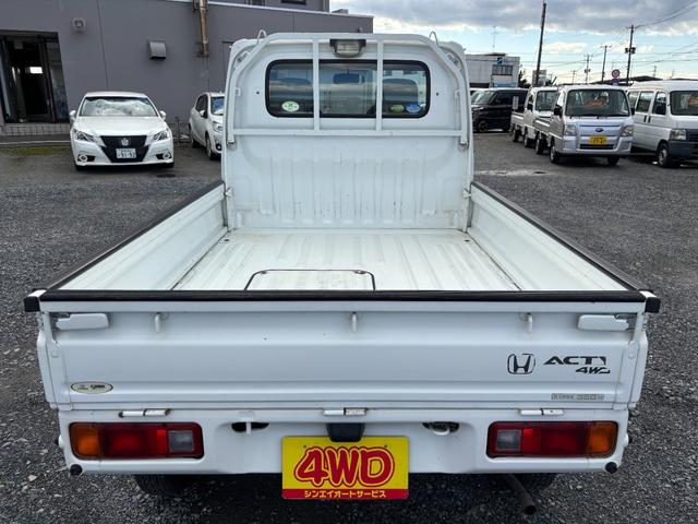 アクティトラック ＳＤＸ　マニュアル４ＷＤ・走行４１０００ｋｍ・車検８年４月・パワステ・エアＢ・ライトレベライザー・純正フロアーマット・純正ゲートプロテクター・アオリチェーン・作業灯・純正１２インチスチールホイル・夏タイヤ装着（60枚目）