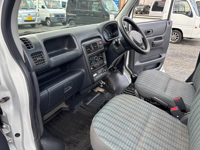 アクティトラック ＳＤＸ　マニュアル４ＷＤ・走行４１０００ｋｍ・車検８年４月・パワステ・エアＢ・ライトレベライザー・純正フロアーマット・純正ゲートプロテクター・アオリチェーン・作業灯・純正１２インチスチールホイル・夏タイヤ装着（73枚目）