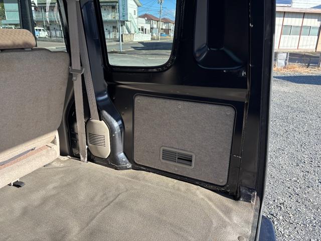 エブリイ ジョイン　ハイルーフ・オートマ４ＷＤ・車検９年２月・走行１３５７００ｋｍ・タイミングチェーン・ＡＣ・ＰＳ・ＰＷ・ＡＢＳ・ＷエアＢ・純正フロアーマットドアバイザーオーディオ・社外１２インチアルミホイル冬タイヤ装着（19枚目）