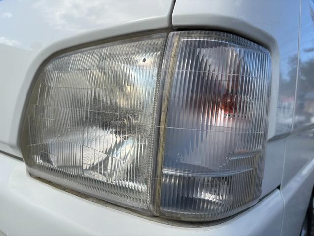 サンバートラック ＴＢ　オートマフルタイム４ＷＤ・走行３３０００ＫＭ・エアコン無・パワステ無・エアバック無・作業灯・純正フロアマット・ドアバイザ－・オーディオ・１２インチホイル・冬タイヤ装着（41枚目）